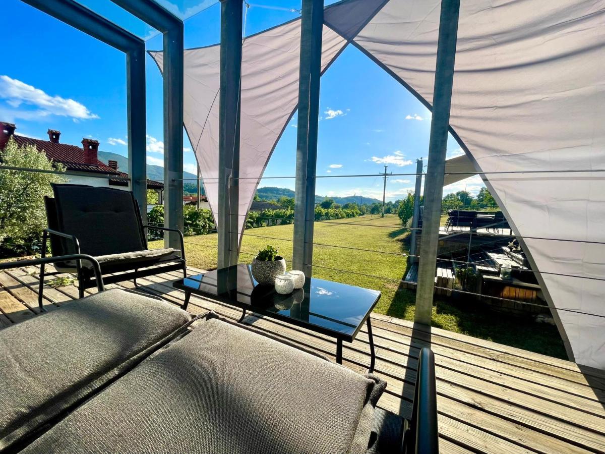 Mega Apartamento Prvacina Exterior foto